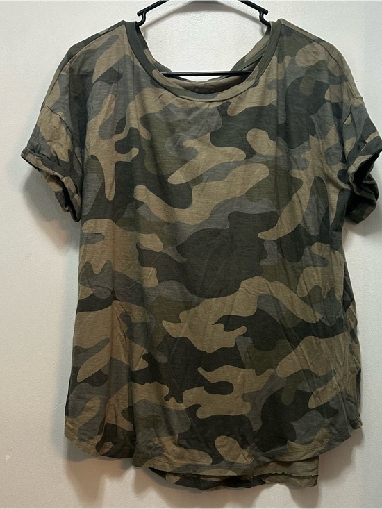 Maurices Tops - Maurices Olive & Dark Green Camo Short-Sleeve Tee